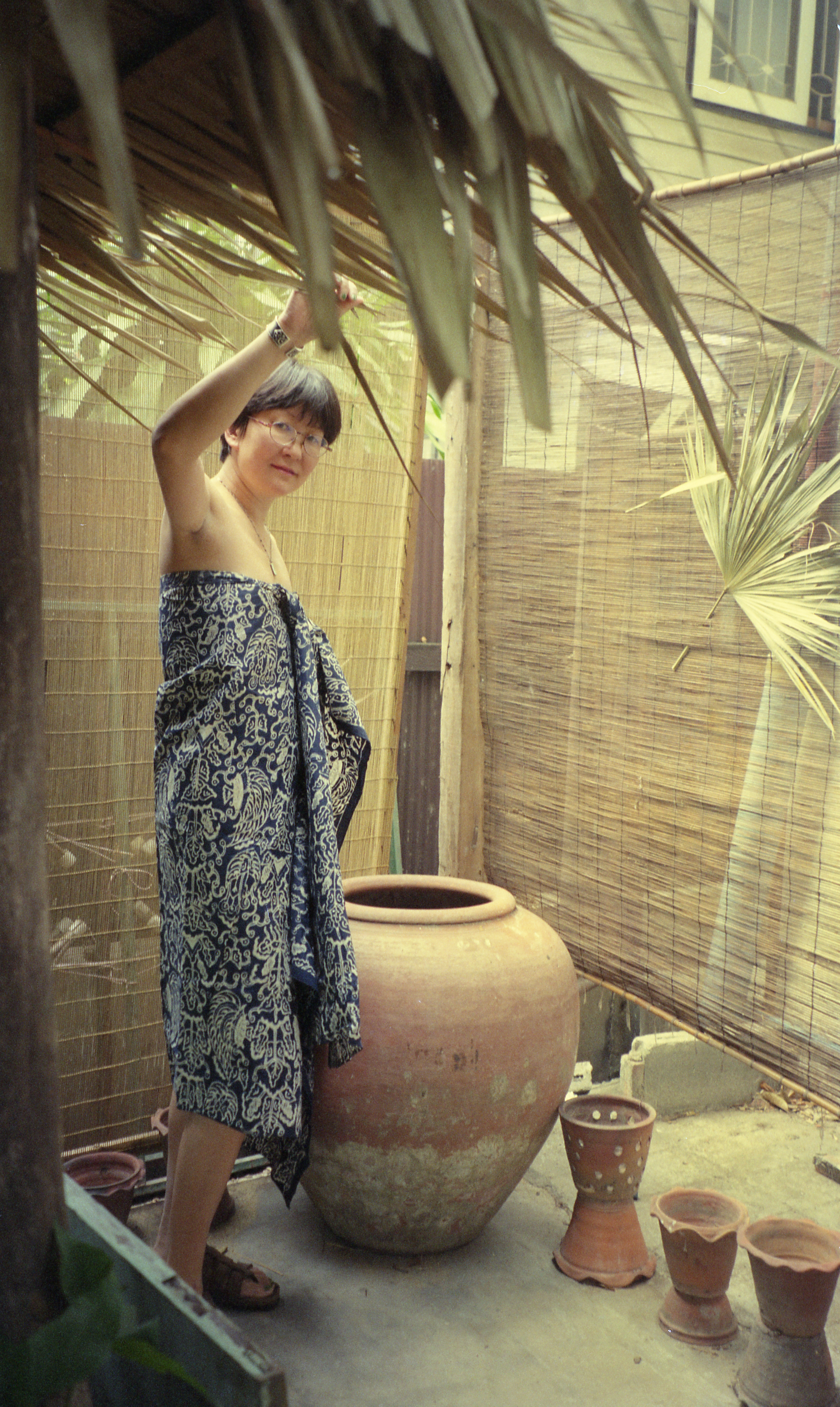 Chen Qingqing at Nitaya Ueareeworakul's Home (Set of 6 Photographs)