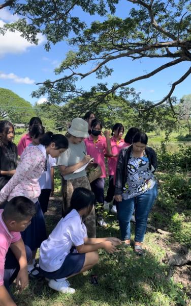 Local Plants workshop with secondary school students at Baan Womanifesto