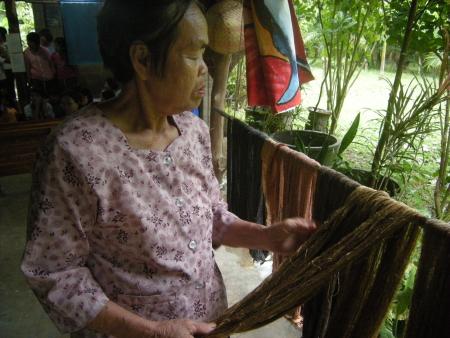 Natural Bark Dyeing Presentation (Set of 14 Photographs)