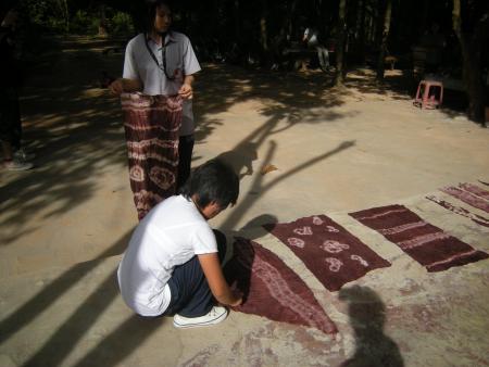 Tie Dye Workshop (Set of 94 Photographs)